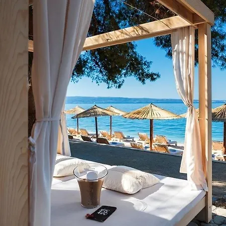 Simplymore * Podstrana